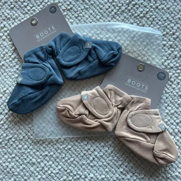 NEW Goumi Kids Baby Boots Set Midnight & Sandstone SZ 6-12 mo Bamboo Booties - Picture 1 of 2